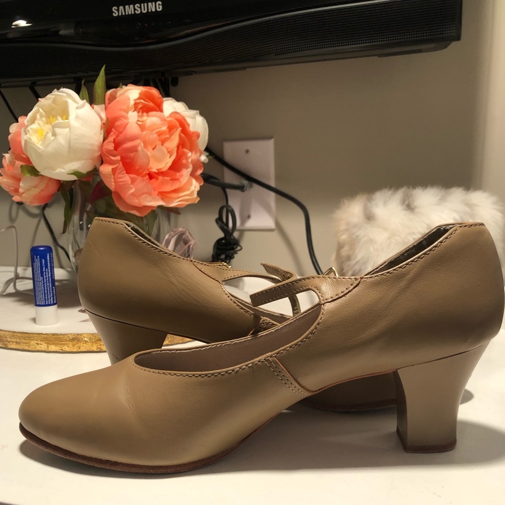 Capezio Character Shoe